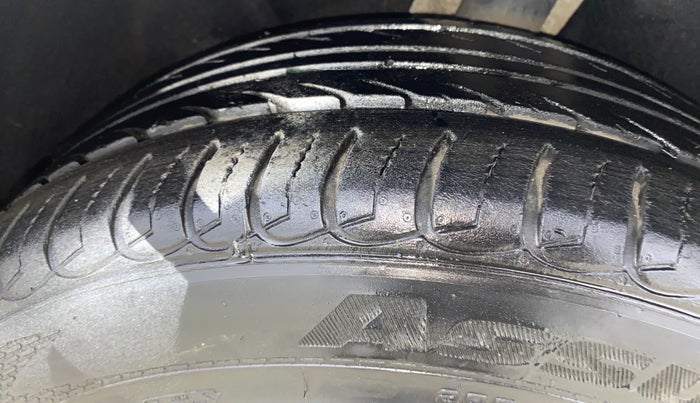 2015 Skoda Superb ELEGANCE 1.8 TSI AT, Petrol, Automatic, 57,653 km, Right Rear Tyre Tread