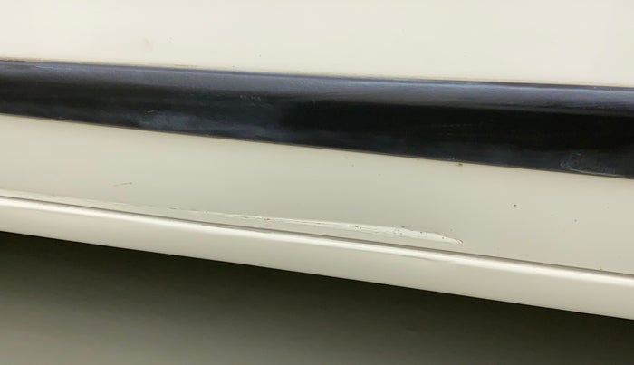 2016 Maruti Wagon R 1.0 LXI, CNG, Manual, 95,528 km, Front passenger door - Slightly dented