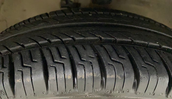2016 Maruti Wagon R 1.0 LXI, CNG, Manual, 95,528 km, Right Front Tyre Tread