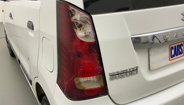 2016 Maruti Wagon R 1.0 LXI, CNG, Manual, 95,528 km, Left tail light - Minor scratches