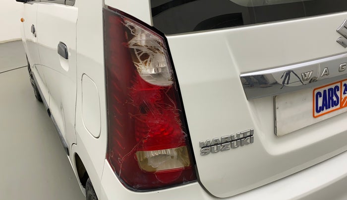 2016 Maruti Wagon R 1.0 LXI, CNG, Manual, 95,528 km, Left tail light - Faded