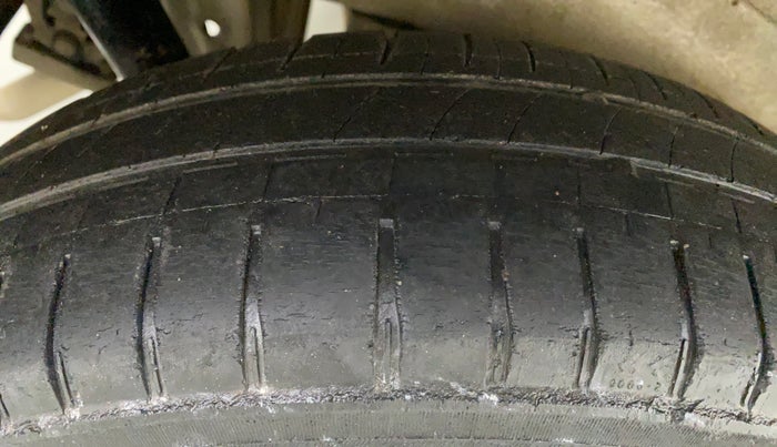 2016 Maruti Wagon R 1.0 LXI, CNG, Manual, 95,528 km, Right Rear Tyre Tread