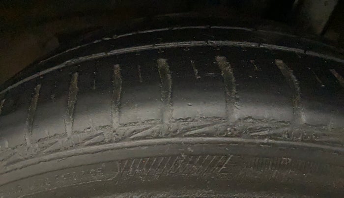 2016 Hyundai Grand i10 SPORTZ 1.2 KAPPA VTVT, Petrol, Manual, 35,189 km, Left Rear Tyre Tread