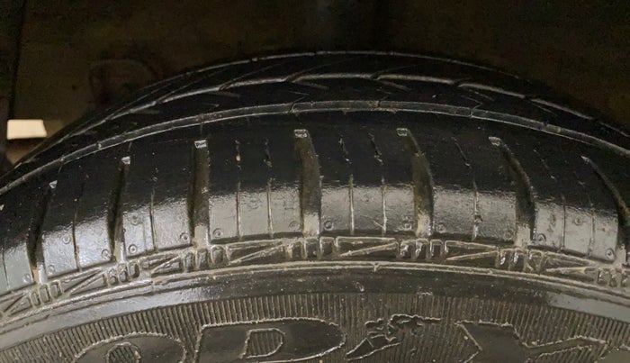 2016 Hyundai Grand i10 SPORTZ 1.2 KAPPA VTVT, Petrol, Manual, 35,189 km, Right Rear Tyre Tread