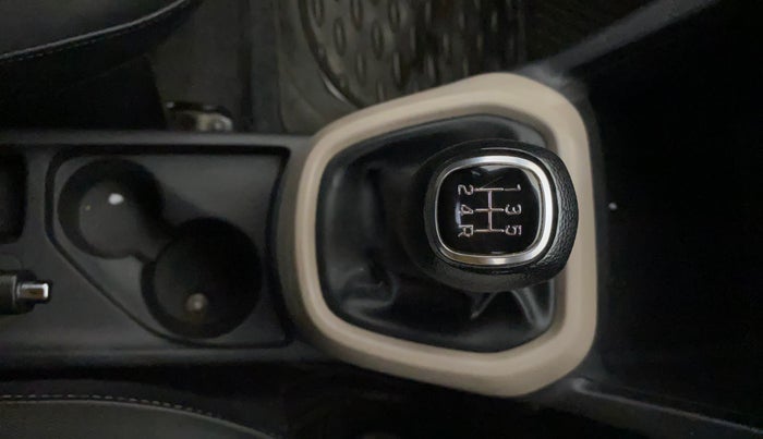 2016 Hyundai Grand i10 SPORTZ 1.2 KAPPA VTVT, Petrol, Manual, 35,189 km, Gear Lever