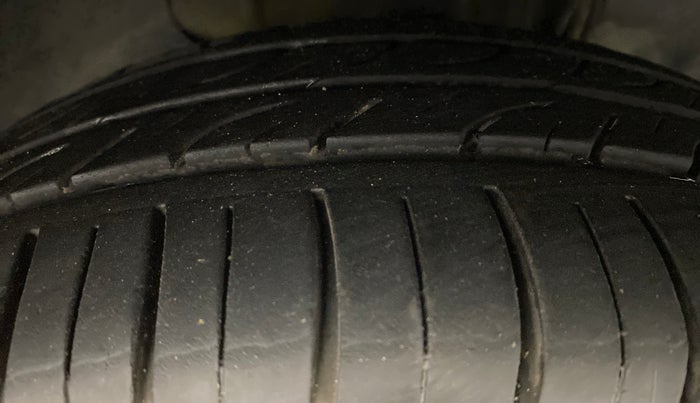 2017 Tata TIGOR XZ 1.2 REVOTRON OPT, Petrol, Manual, 60,815 km, Right Front Tyre Tread