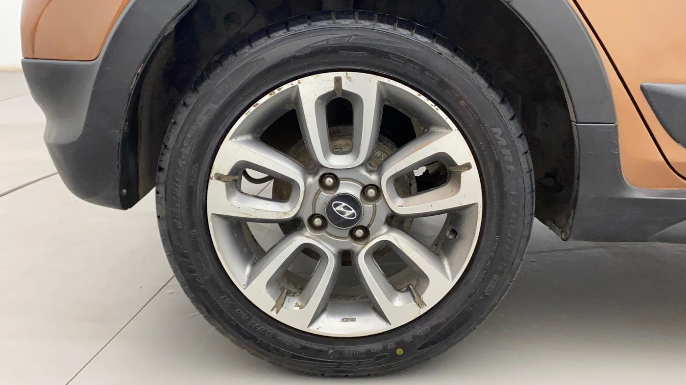 2015 Hyundai i20 Active 1.2 SX, Petrol, Manual, 87,530 km, Right Rear Wheel
