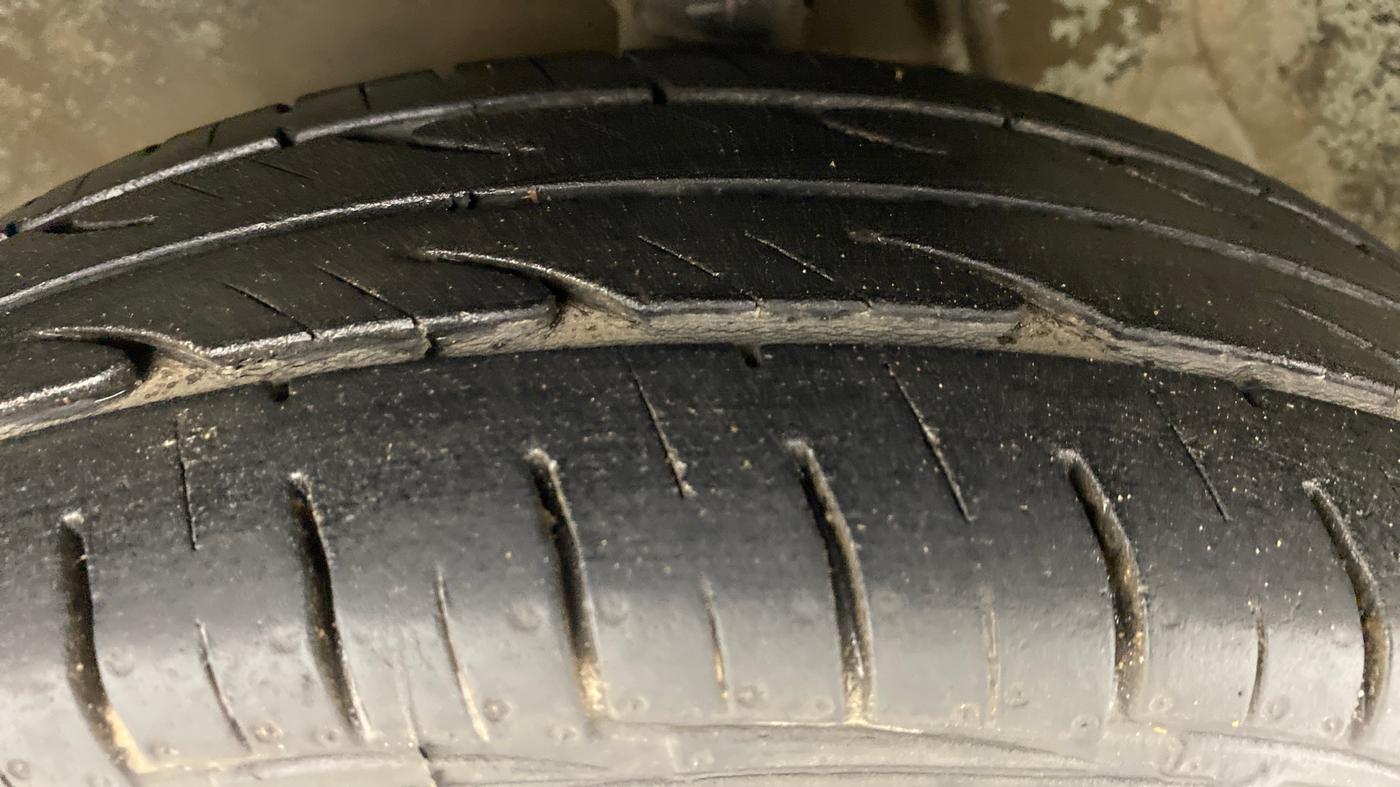 2012 Maruti Alto 800 LXI, Petrol, Manual, 64,098 km, Left Front Tyre Tread
