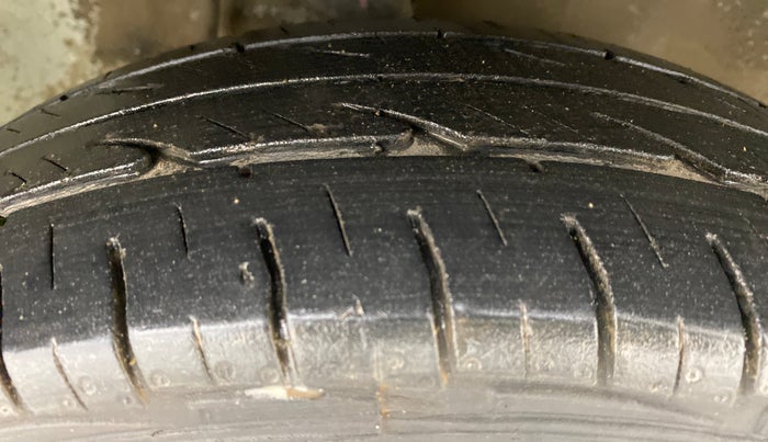2012 Maruti Alto 800 LXI, Petrol, Manual, 64,098 km, Right Front Tyre Tread