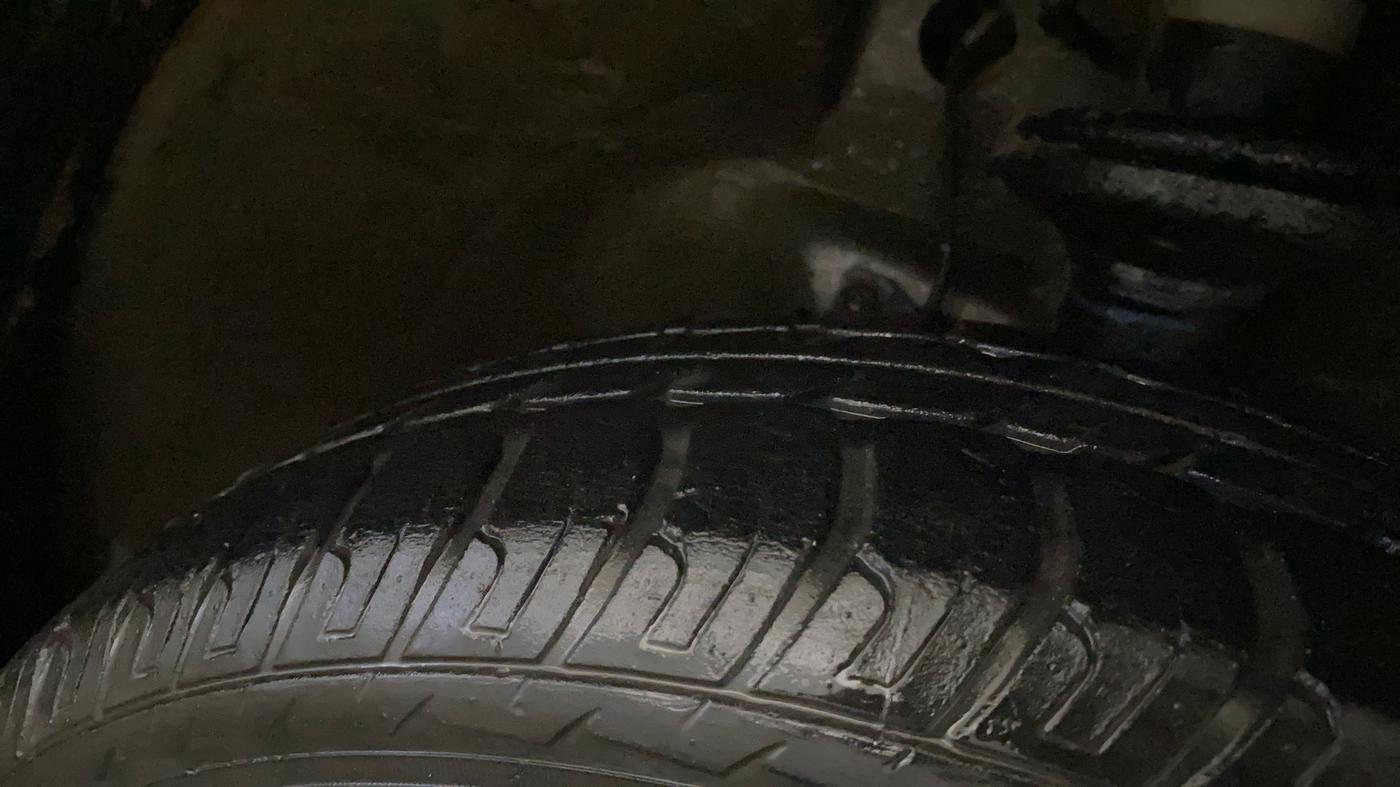2015 Maruti Wagon R 1.0 VXI, Petrol, Manual, 18,186 km, Right Front Tyre Tread