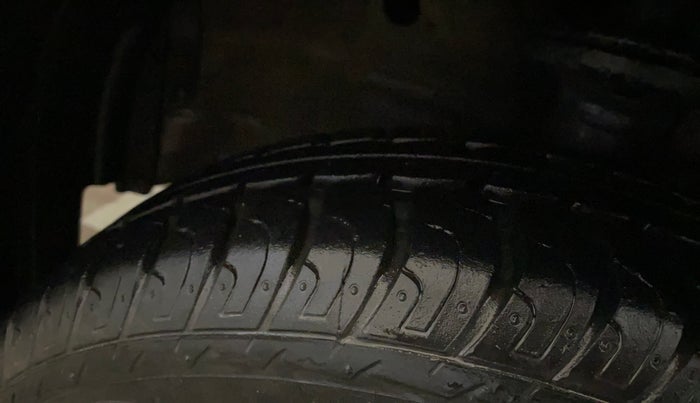 2015 Maruti Wagon R 1.0 VXI, Petrol, Manual, 18,186 km, Left Front Tyre Tread