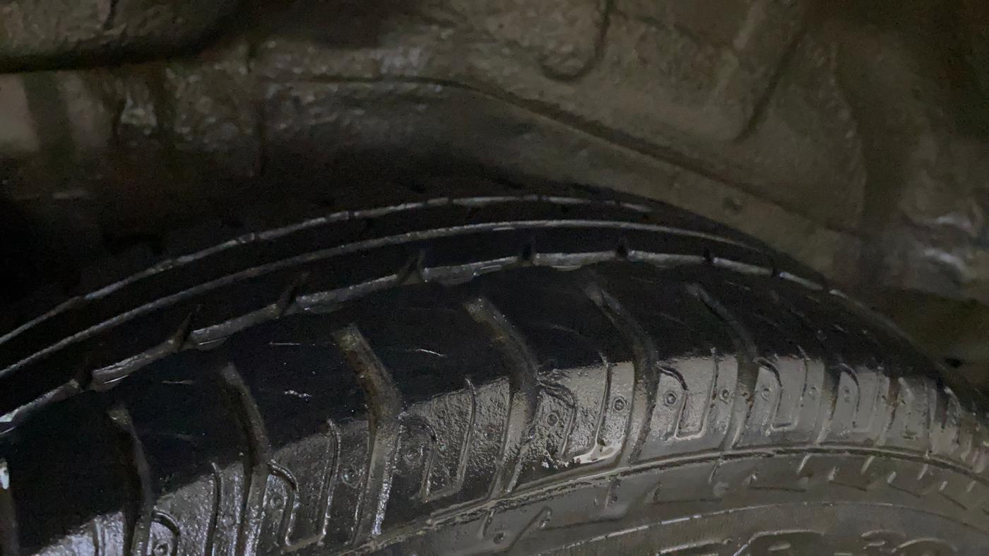 2015 Maruti Wagon R 1.0 VXI, Petrol, Manual, 18,186 km, Right Rear Tyre Tread