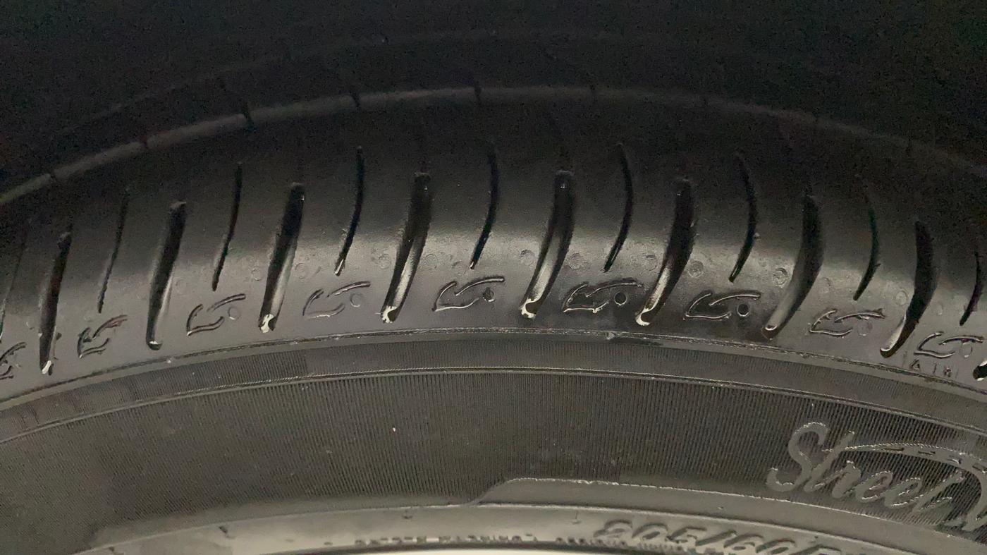2018 Hyundai New Elantra 2.0 SX AT PETROL, Petrol, Automatic, 1,04,317 km, Left Front Tyre Tread