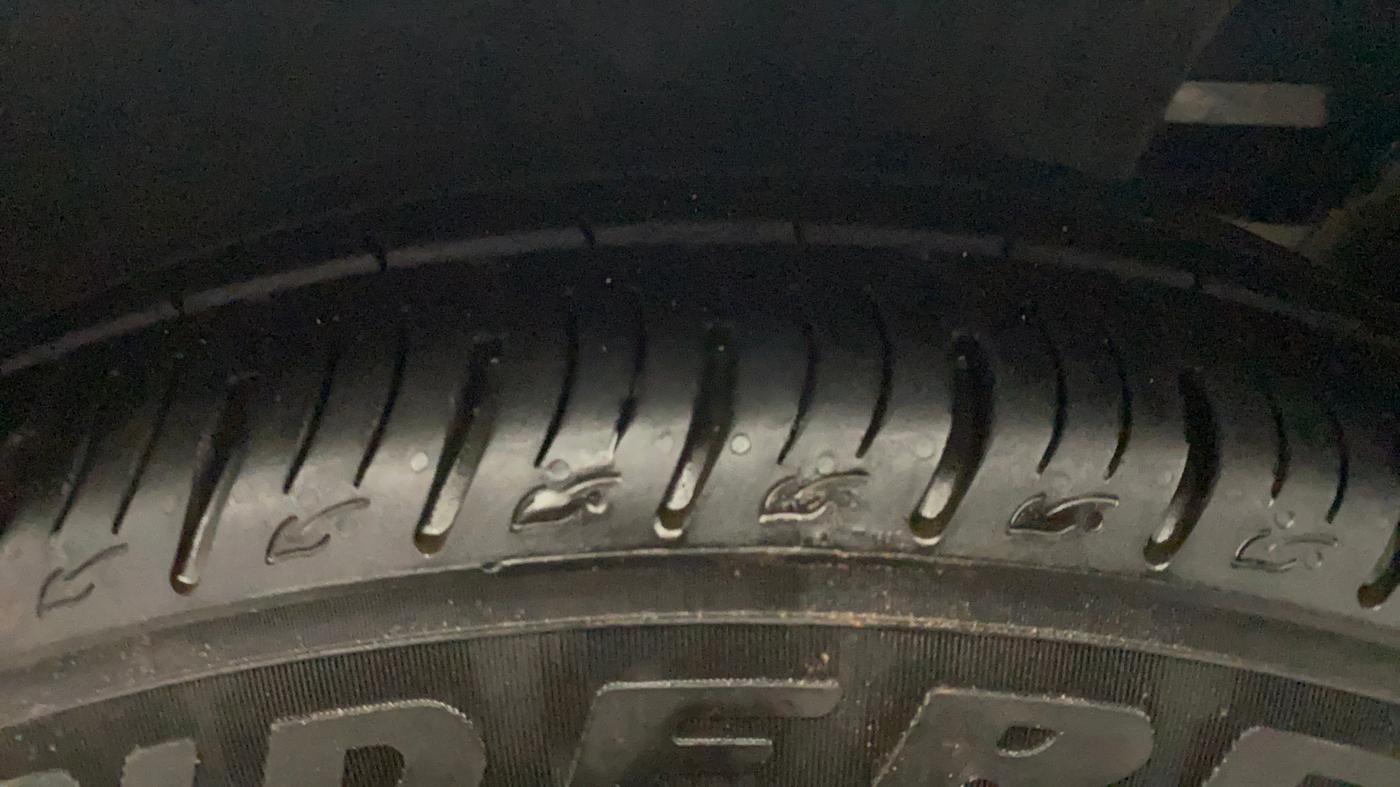 2018 Hyundai New Elantra 2.0 SX AT PETROL, Petrol, Automatic, 1,04,317 km, Right Front Tyre Tread