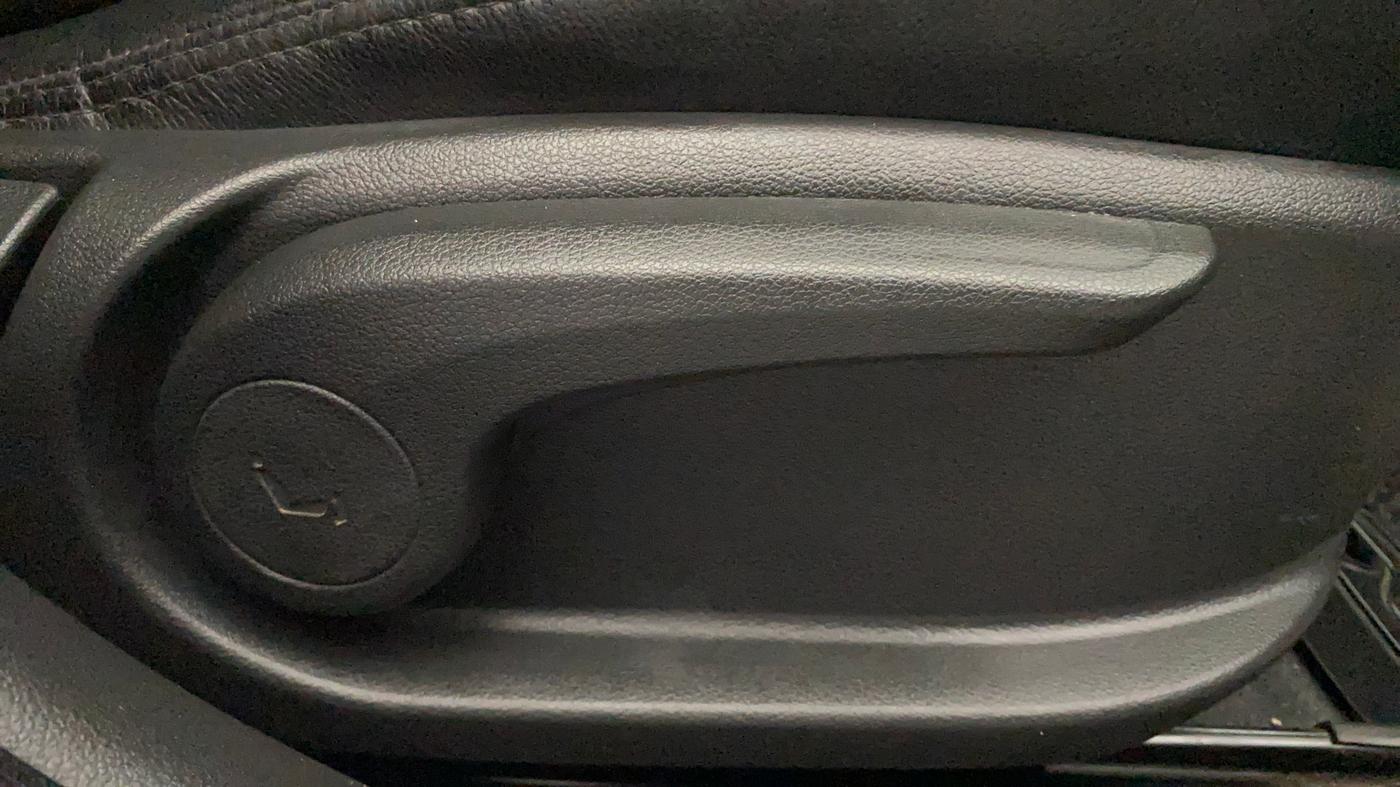 2018 Hyundai New Elantra 2.0 SX AT PETROL, Petrol, Automatic, 1,04,317 km, Driver Side Adjustment Panel