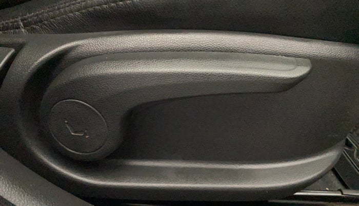 2018 Hyundai New Elantra 2.0 SX AT PETROL, Petrol, Automatic, 1,04,317 km, Driver Side Adjustment Panel