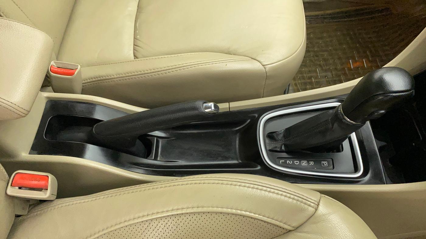 2018 Maruti Ciaz ALPHA  AT 1.5 SHVS PETROL, Petrol, Automatic, 60,904 km, Gear Lever