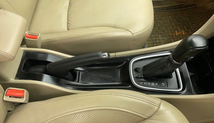 2018 Maruti Ciaz ALPHA  AT 1.5 SHVS PETROL, Petrol, Automatic, 60,904 km, Gear Lever