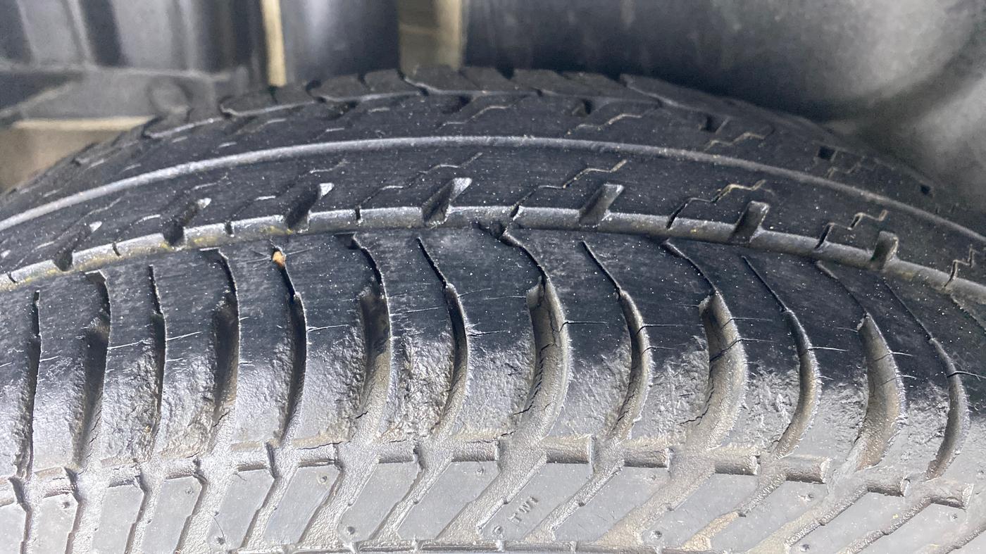2013 Maruti Swift Dzire VXI, Petrol, Manual, 57,434 km, Right Rear Tyre Tread