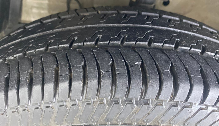 2013 Maruti Swift Dzire VXI, Petrol, Manual, 57,434 km, Left Front Tyre Tread