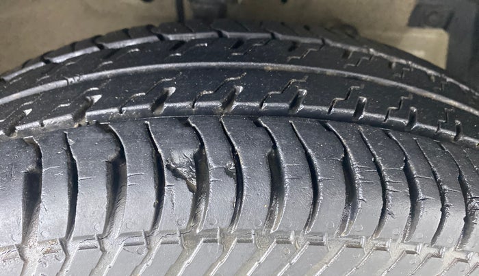 2013 Maruti Swift Dzire VXI, Petrol, Manual, 57,434 km, Right Front Tyre Tread