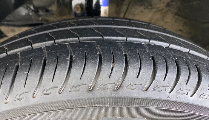 2021 Maruti Baleno DELTA PETROL 1.2, Petrol, Manual, 10,440 km, Left Front Tyre Tread