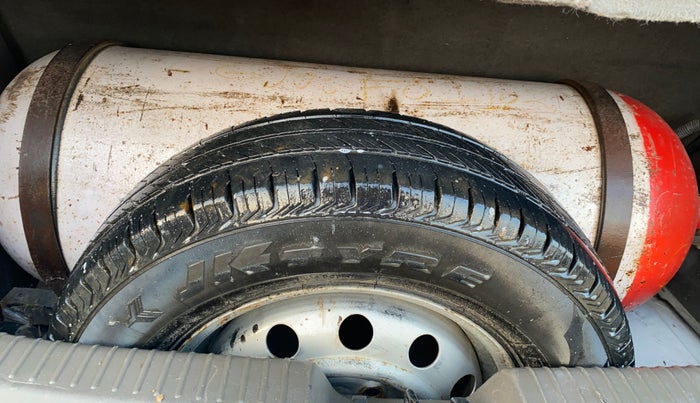 2013 Hyundai i10 MAGNA 1.1, CNG, Manual, 1,06,330 km, Spare Tyre