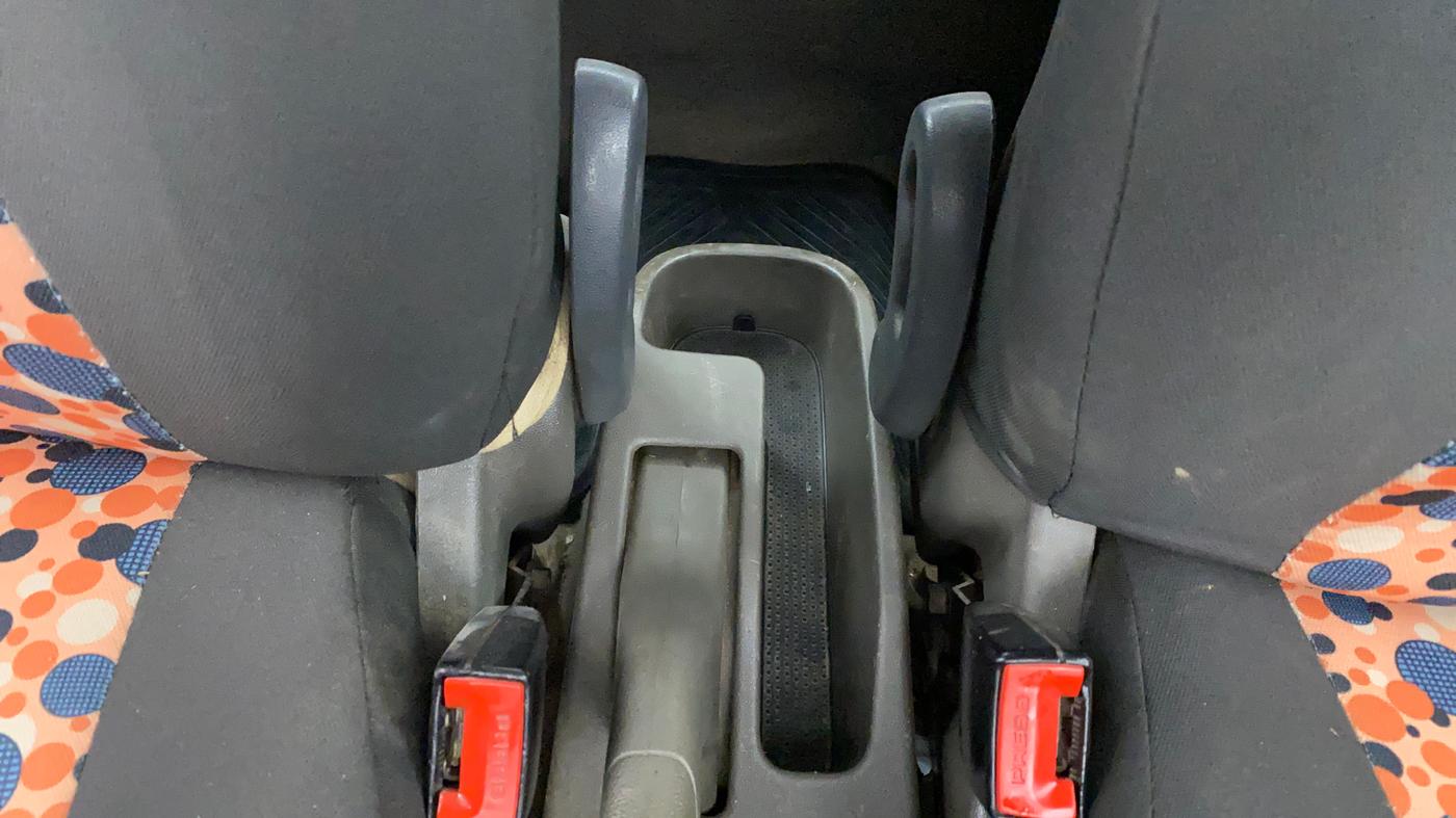 2013 Hyundai i10 MAGNA 1.1, CNG, Manual, 1,06,698 km, Driver Side Adjustment Panel