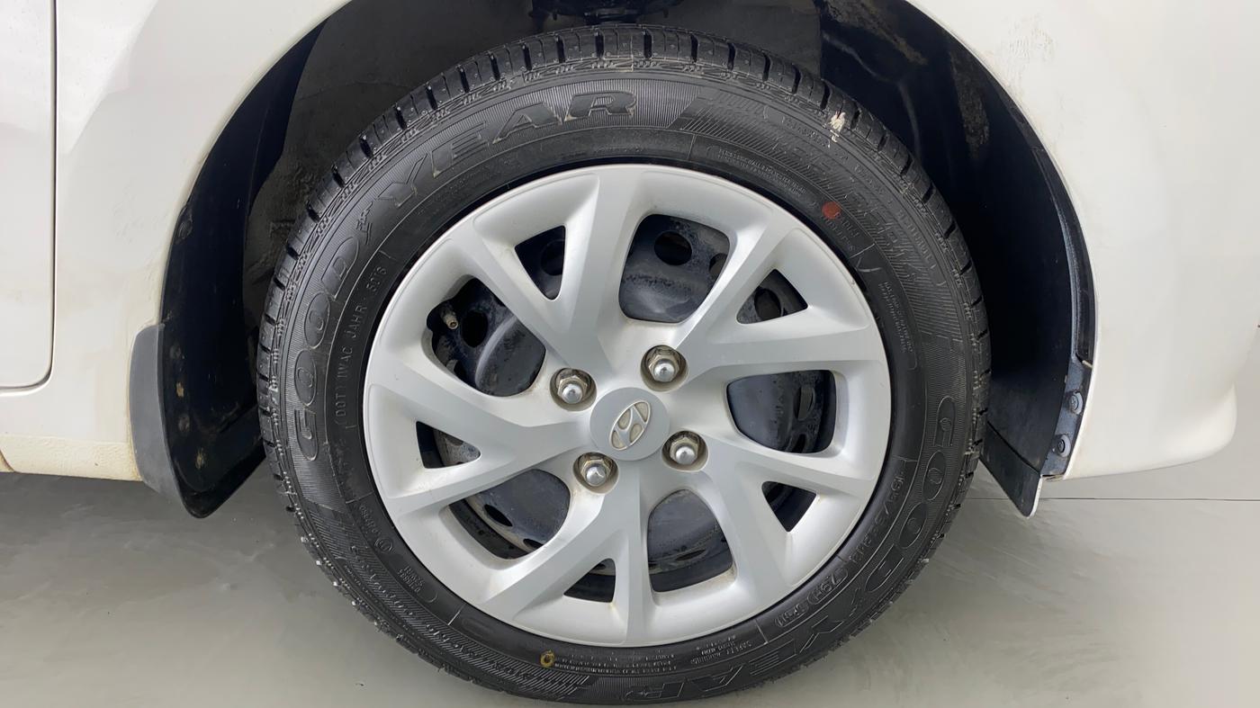 2017 Hyundai Grand i10 MAGNA 1.2 KAPPA VTVT, Petrol, Manual, 13,914 km, Right Front Wheel