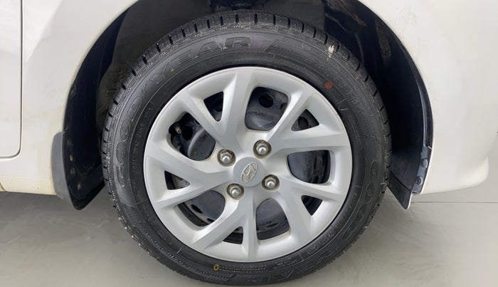2017 Hyundai Grand i10 MAGNA 1.2 KAPPA VTVT, Petrol, Manual, 13,914 km, Right Front Wheel