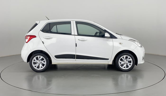 2017 Hyundai Grand i10 MAGNA 1.2 KAPPA VTVT, Petrol, Manual, 13,914 km, Right Side View