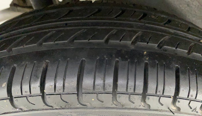 2010 Maruti Wagon R 1.0 LXI, Petrol, Manual, 80,982 km, Right Rear Tyre Tread