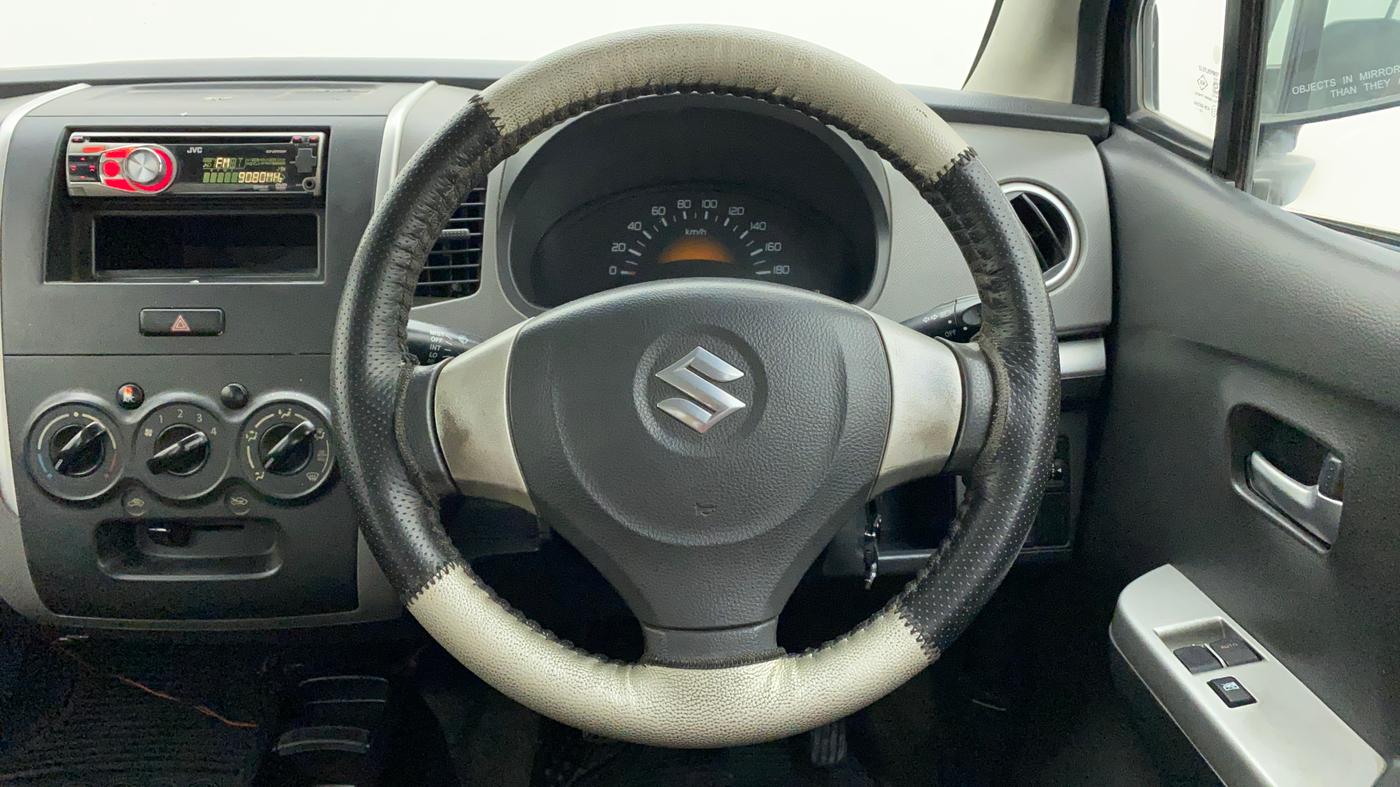 2010 Maruti Wagon R 1.0 LXI, Petrol, Manual, 80,982 km, Steering Wheel Close Up