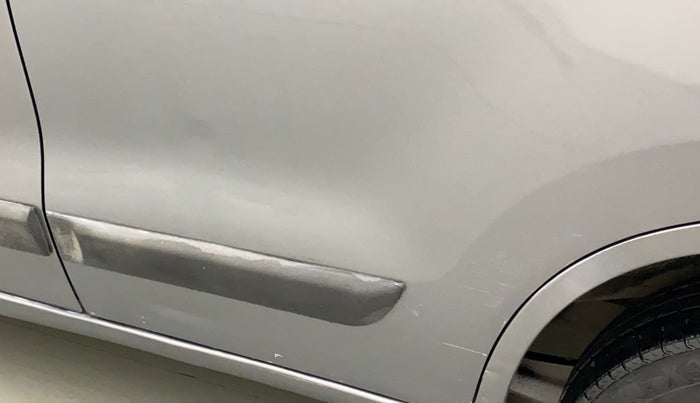 2010 Maruti Wagon R 1.0 LXI, Petrol, Manual, 80,982 km, Rear left door - Minor scratches