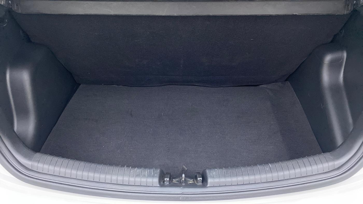 2016 Hyundai Grand i10 SPORTZ 1.2 KAPPA VTVT, Petrol, Manual, 29,227 km, Boot Inside