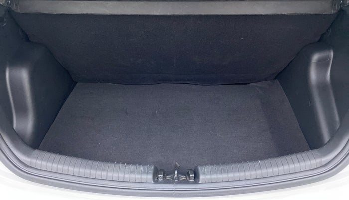 2016 Hyundai Grand i10 SPORTZ 1.2 KAPPA VTVT, Petrol, Manual, 29,227 km, Boot Inside