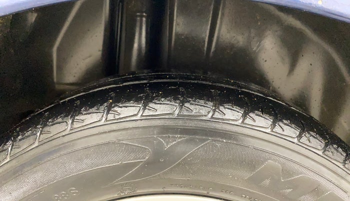2017 Maruti Ciaz ZETA 1.4  MT PETROL, Petrol, Manual, 81,900 km, Right Rear Tyre Tread