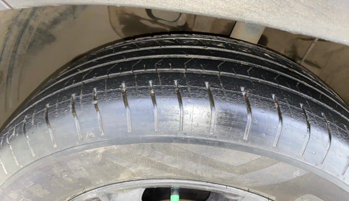 2022 Hyundai Creta S PLUS KNIGHT 1.5 PETROL, Petrol, Manual, 29,900 km, Left Front Tyre Tread