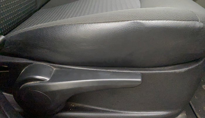 2019 Tata Tiago XZA PETROL, Petrol, Automatic, 32,283 km, Driver Side Adjustment Panel