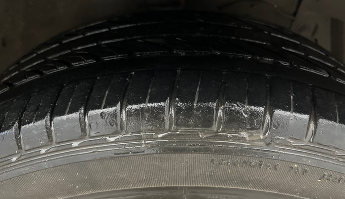 2019 Maruti Ciaz ALPHA  AT 1.5 SHVS PETROL, Petrol, Automatic, 55,158 km, Right Front Tyre Tread