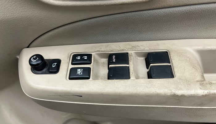 2019 Maruti Ciaz ALPHA  AT 1.5 SHVS PETROL, Petrol, Automatic, 55,158 km, Driver Side Door Panels Control