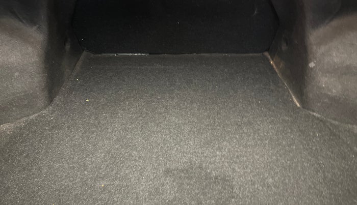 2019 Maruti Ciaz ALPHA  AT 1.5 SHVS PETROL, Petrol, Automatic, 55,158 km, Boot Inside