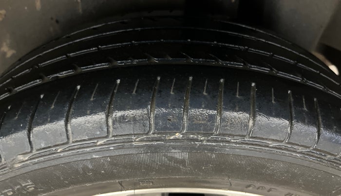 2019 Maruti Ciaz ALPHA  AT 1.5 SHVS PETROL, Petrol, Automatic, 55,158 km, Left Rear Tyre Tread