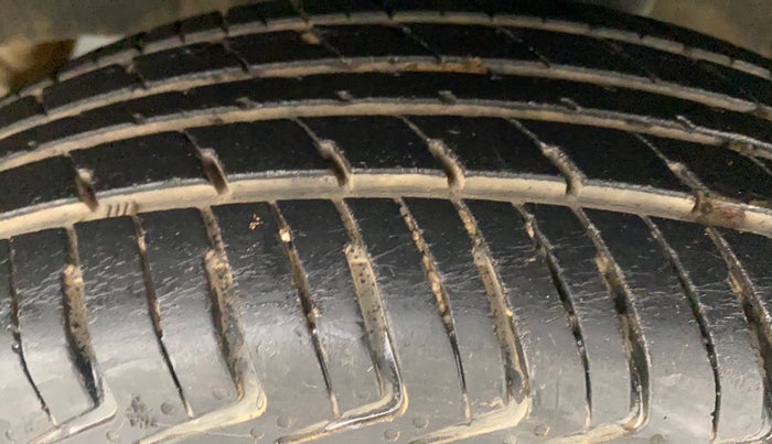 2016 Renault Kwid RXT 1.0, Petrol, Manual, 43,066 km, Left Rear Tyre Tread