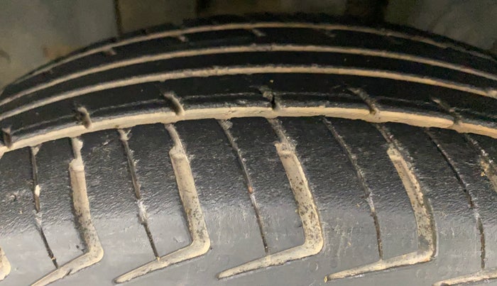 2016 Renault Kwid RXT 1.0, Petrol, Manual, 43,066 km, Left Front Tyre Tread