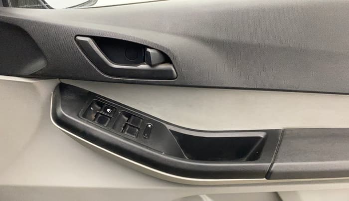 2022 Tata Tiago XT CNG, CNG, Manual, 84,710 km, Driver Side Door Panels Control