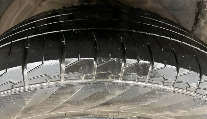 2019 MG HECTOR SMART 1.5 DCT PETROL, Petrol, Automatic, 47,968 km, Right Front Tyre Tread