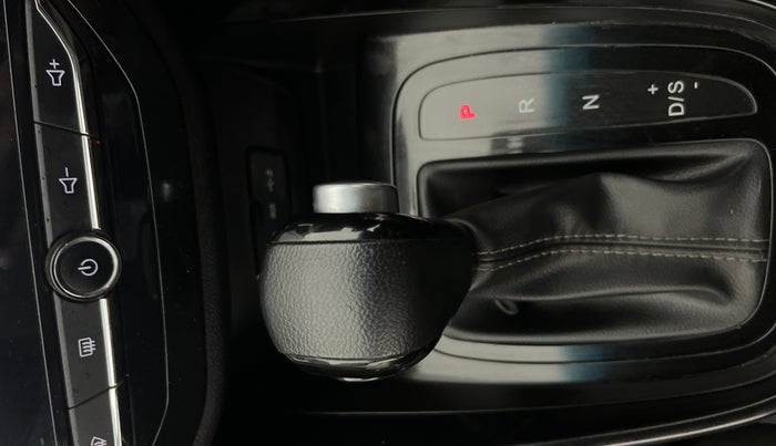 2019 MG HECTOR SMART 1.5 DCT PETROL, Petrol, Automatic, 47,968 km, Gear Lever