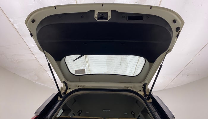 2021 Mahindra XUV500 W7, Diesel, Manual, 52,619 km, Boot Door Open