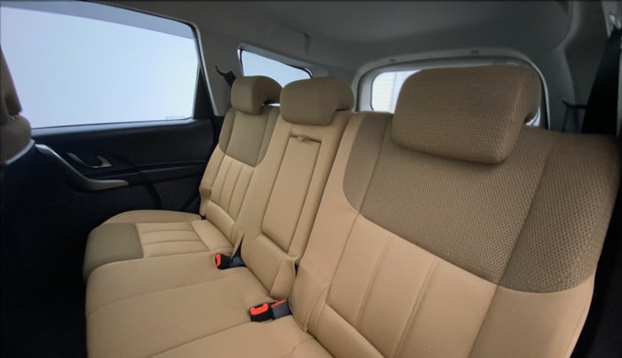 2021 Mahindra XUV500 W7, Diesel, Manual, 52,619 km, Right Side Rear Door Cabin